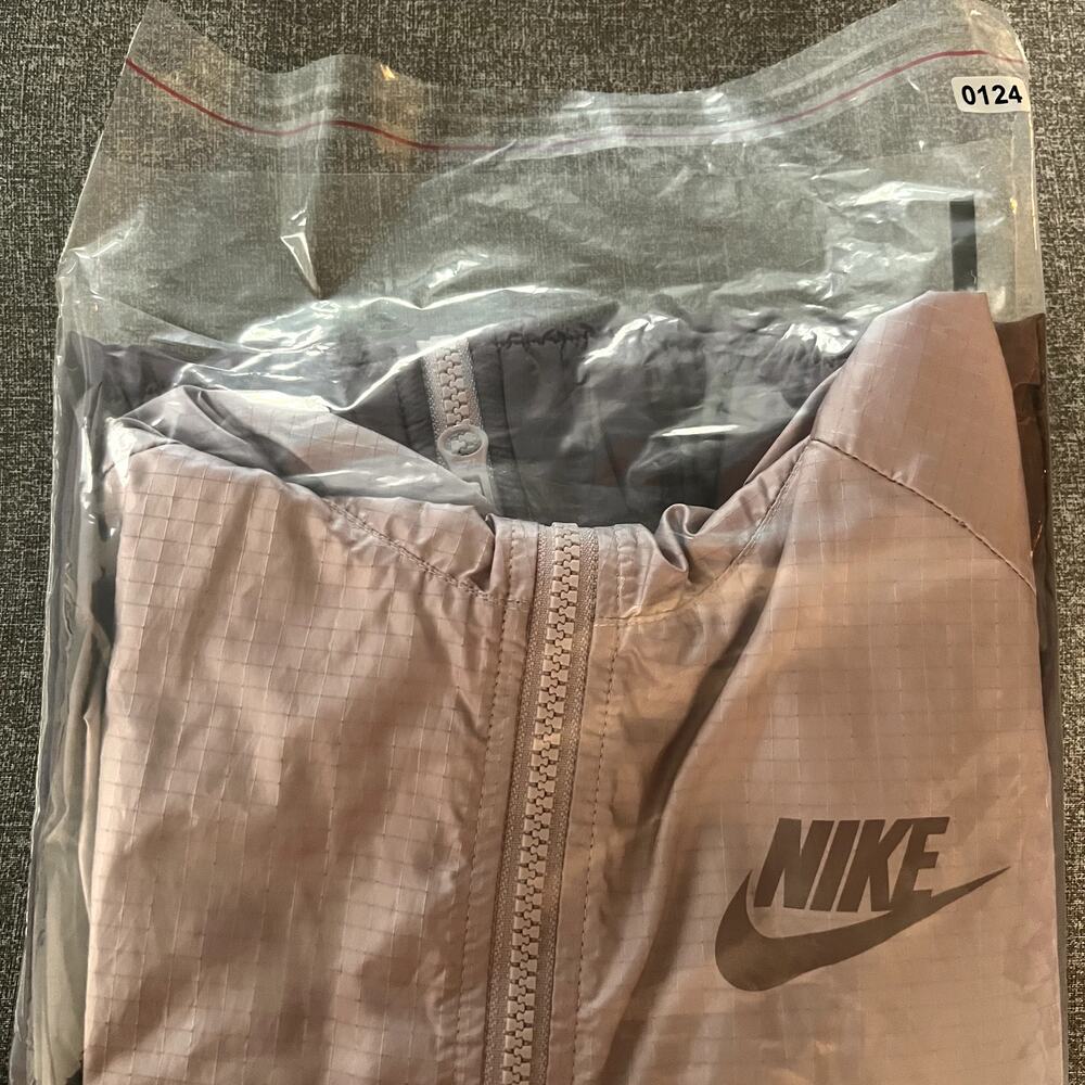 NikeWomans Sportswear Hooded Wind Runner Jacket, 2 Toned Purple Plum Size: XL - Picture 14 of 14